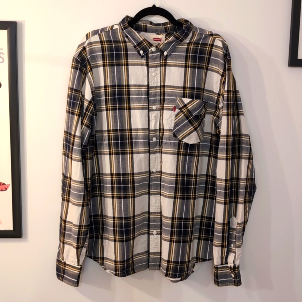 Levi's men's long sleeve shirt 100% cotton button sleeve and collar